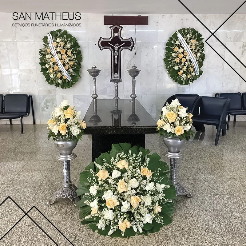 Arranjo de flores fúnebres